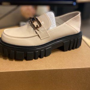 Lattelier Leather Loafers With Chain